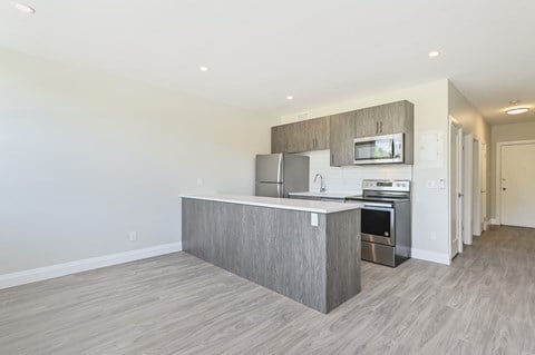 712-732 Belmont Ave 1 Bed Apartment for Rent - Photo Gallery 13